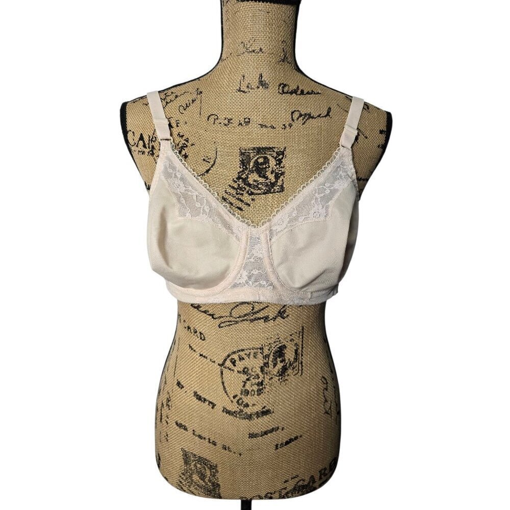 Vintage Playtex Cream Lace Trim Bra 38B